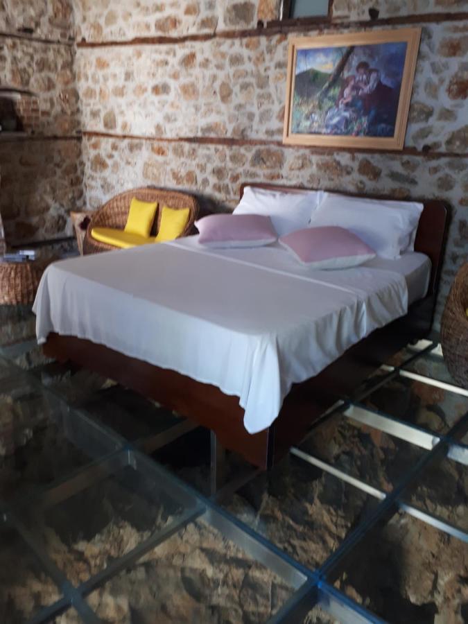 Nuci'S Home Glass Floor Tushemisht Exterior photo