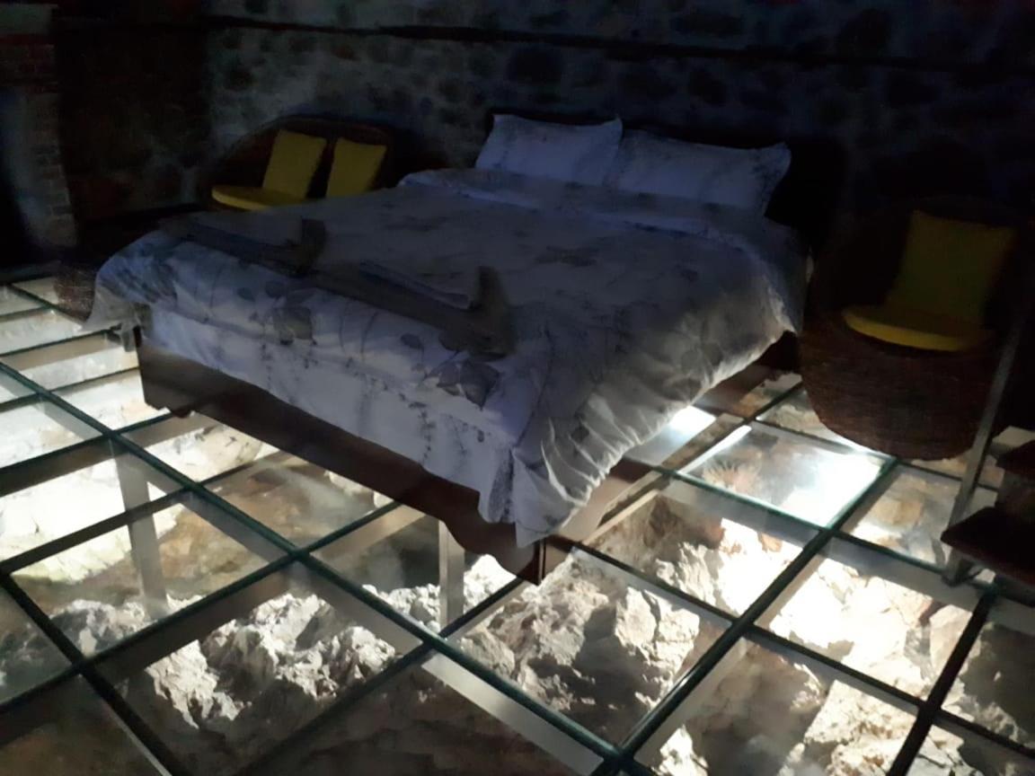 Nuci'S Home Glass Floor Tushemisht Exterior photo
